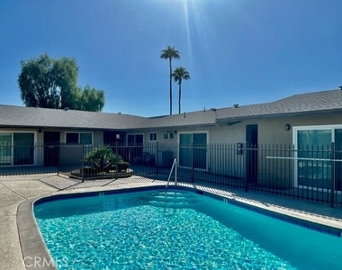 685 E Vista Chino - Photo Thumbnail 26