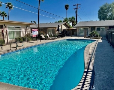 685 E Vista Chino - Photo Thumbnail 12