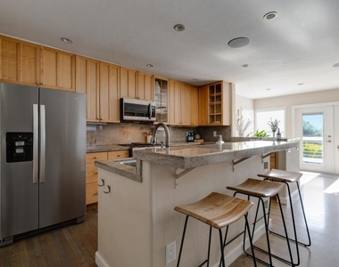 233 Wixon Avenue - Photo Thumbnail 17