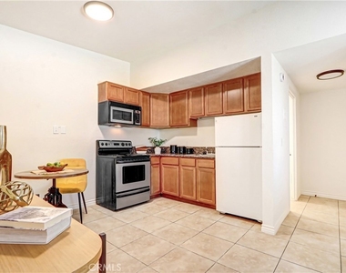 1706 Sessums Drive - Photo Thumbnail 3