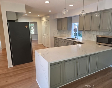 3255 Henrietta - Photo Thumbnail 13