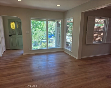 3255 Henrietta - Photo Thumbnail 2