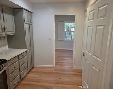3255 Henrietta - Photo Thumbnail 15