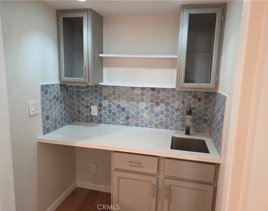 3255 Henrietta - Photo Thumbnail 7