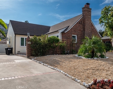 2909 Canada Boulevard - Photo Thumbnail 3
