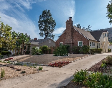 2909 Canada Boulevard - Photo Thumbnail 2