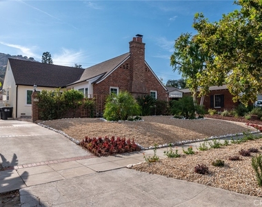 2909 Canada Boulevard - Photo Thumbnail 1