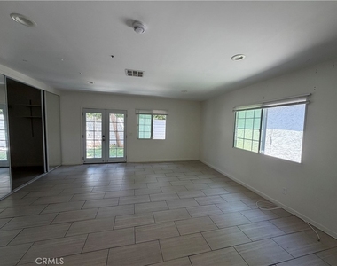 10515 Firmona - Photo Thumbnail 3