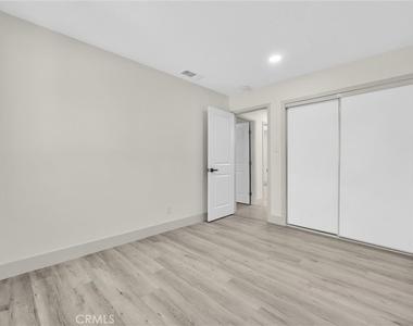 5505 N Traymore - Photo Thumbnail 23