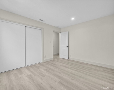 5505 N Traymore - Photo Thumbnail 17