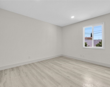 5505 N Traymore - Photo Thumbnail 15