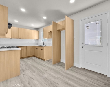 5505 N Traymore - Photo Thumbnail 7