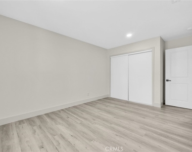 5505 N Traymore - Photo Thumbnail 19