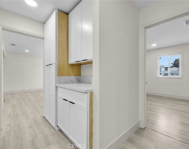 5505 N Traymore - Photo Thumbnail 13