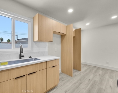 5505 N Traymore - Photo Thumbnail 11