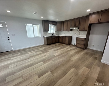 1318 W 131st - Photo Thumbnail 5