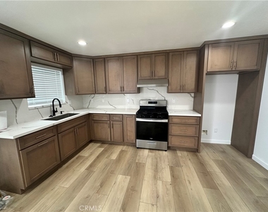 1318 W 131st - Photo Thumbnail 4