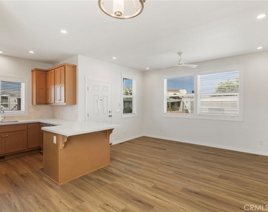3030 Oceanside Boulevard - Photo Thumbnail 10