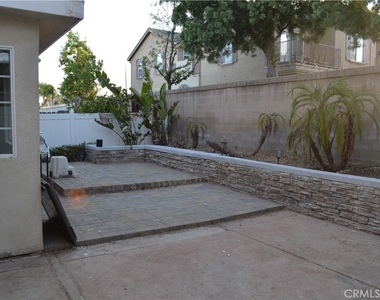 7480 Addison - Photo Thumbnail 11