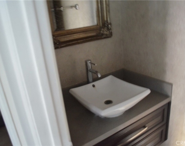 7480 Addison - Photo Thumbnail 20