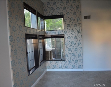 7480 Addison - Photo Thumbnail 3
