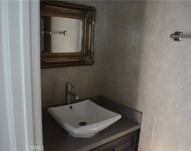 7480 Addison - Photo Thumbnail 16