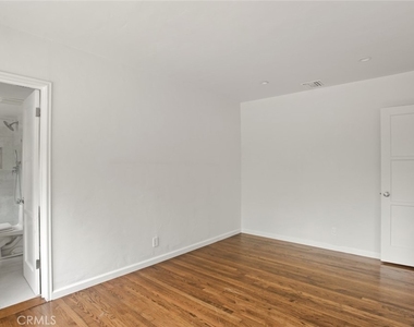 10215 Eldora Avenue - Photo Thumbnail 24