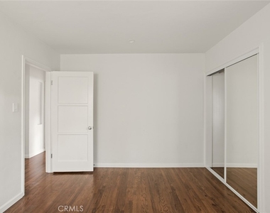 10215 Eldora Avenue - Photo Thumbnail 21