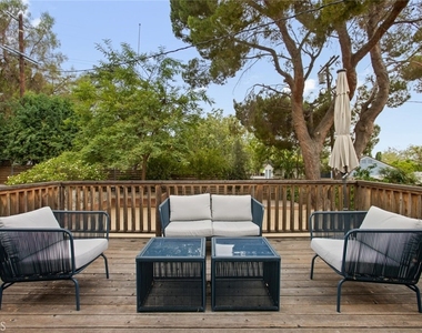10215 Eldora Avenue - Photo Thumbnail 6