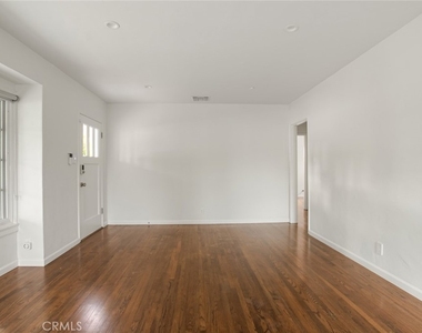 10215 Eldora Avenue - Photo Thumbnail 9