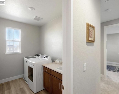3010 Rio Grande Dr - Photo Thumbnail 17
