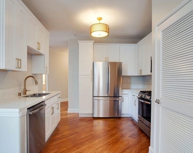 348 S Hauser Boulevard - Photo Thumbnail 2