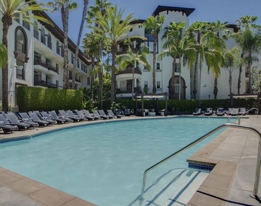 348 S Hauser Boulevard - Photo Thumbnail 14