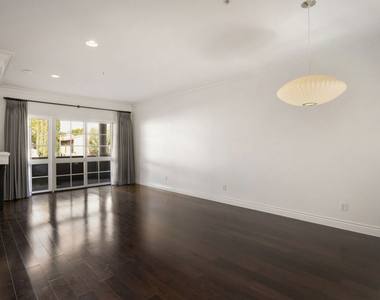 851 N San Vicente Boulevard - Photo Thumbnail 3