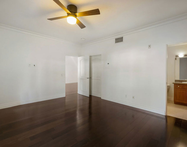851 N San Vicente Boulevard - Photo Thumbnail 15