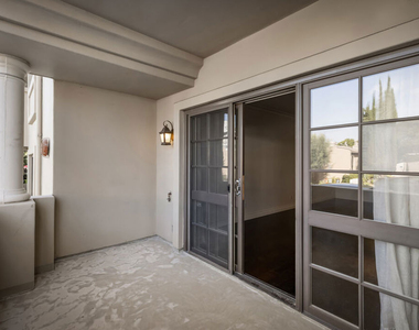 851 N San Vicente Boulevard - Photo Thumbnail 6