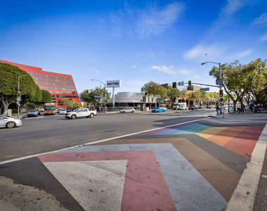 851 N San Vicente Boulevard - Photo Thumbnail 32