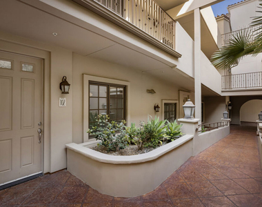 851 N San Vicente Boulevard - Photo Thumbnail 22
