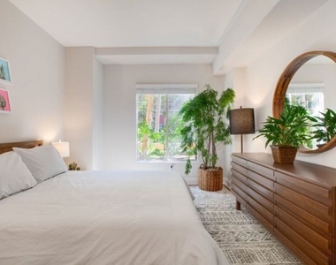 348 S Hauser Boulevard - Photo Thumbnail 6