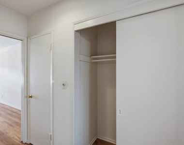 1058 Wooster - Photo Thumbnail 10