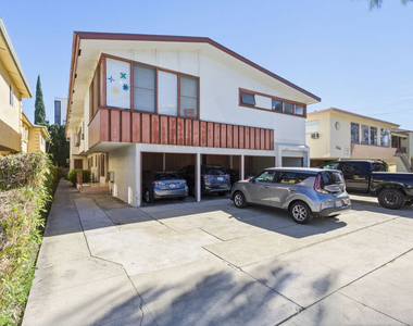1058 Wooster - Photo Thumbnail 2