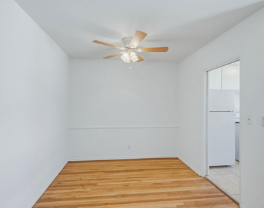 1058 Wooster - Photo Thumbnail 5