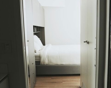 105 S Fairfax Avenue - Photo Thumbnail 11
