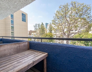 10982 Roebling Avenue - Photo Thumbnail 10