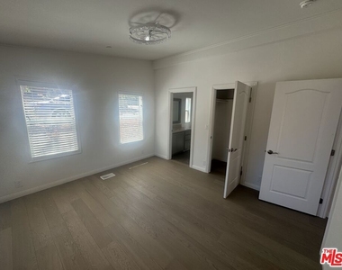 1336 La Crescenta Drive - Photo Thumbnail 4