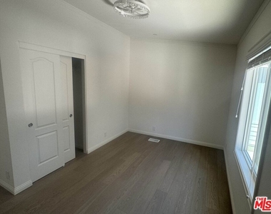 1336 La Crescenta Drive - Photo Thumbnail 10