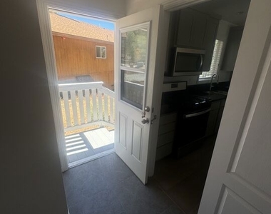 1336 La Crescenta Drive - Photo Thumbnail 7