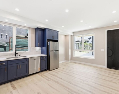 227 N Burlington Avenue - Photo Thumbnail 3