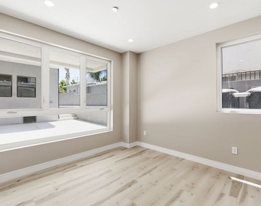 227 N Burlington Avenue - Photo Thumbnail 19