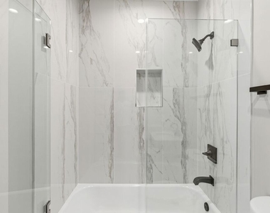 227 N Burlington Avenue - Photo Thumbnail 11